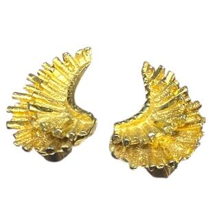 Vintage Gold Tone Textured Fan Clip-On Earrings Bold Statement Retro Jewelry